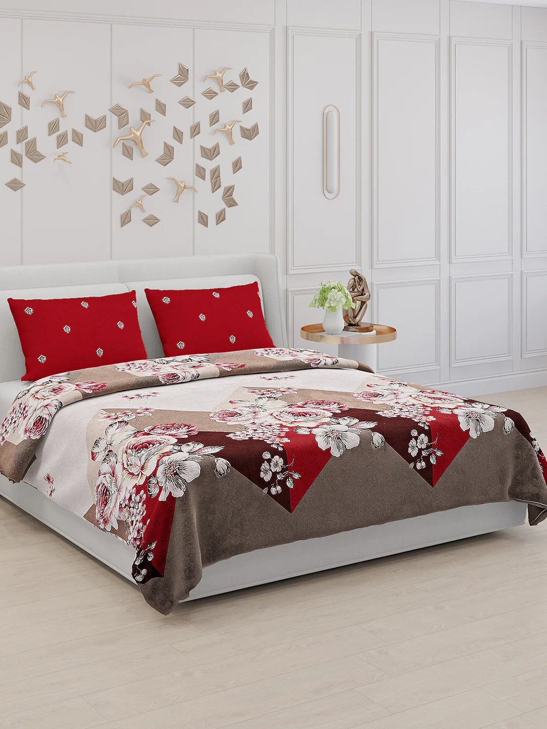 130 GSM Polyester Double Bed Bedsheet with 2 Pillow Covers