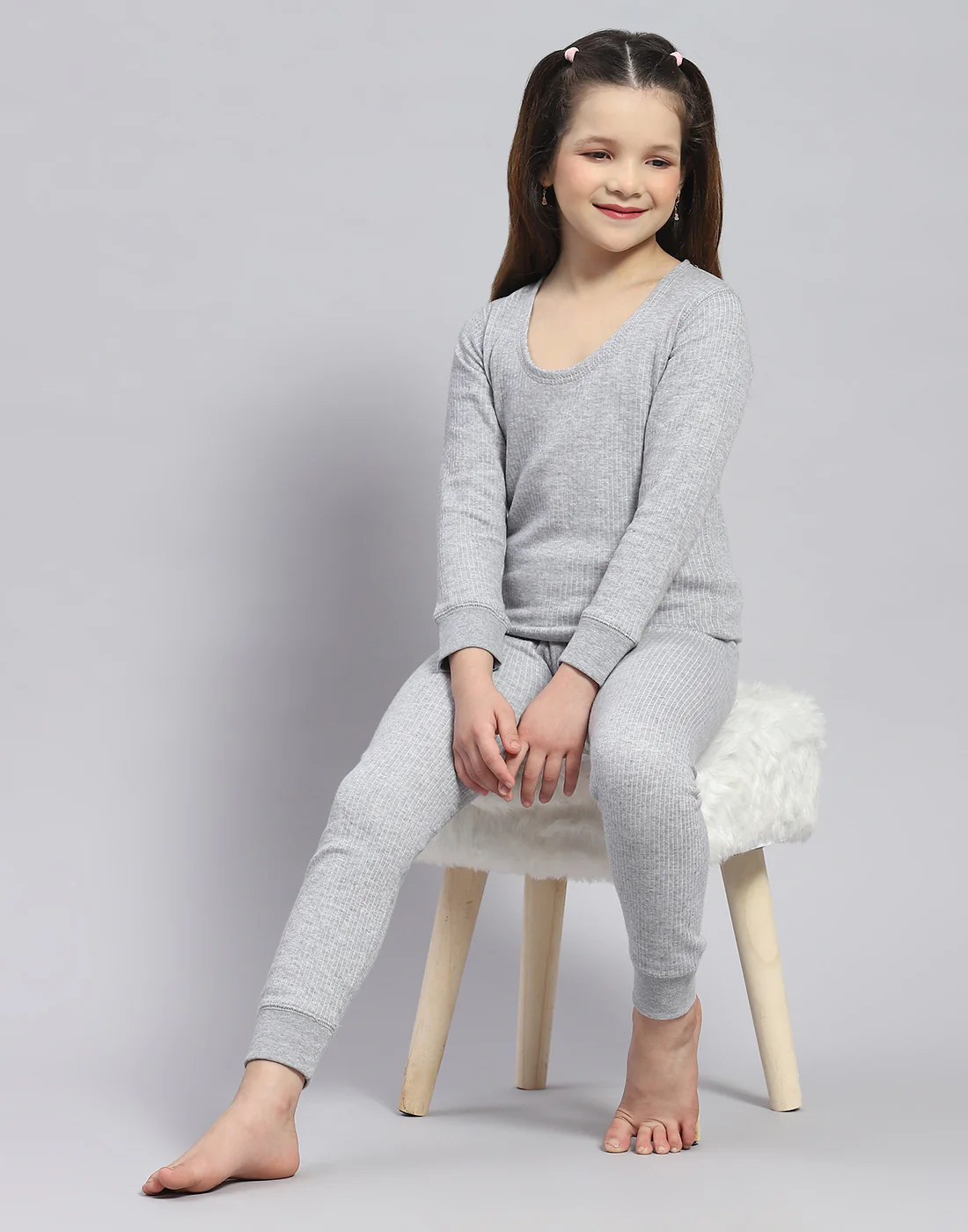 Girls Grey Solid Round Neck Full Sleeve Thermal Vest