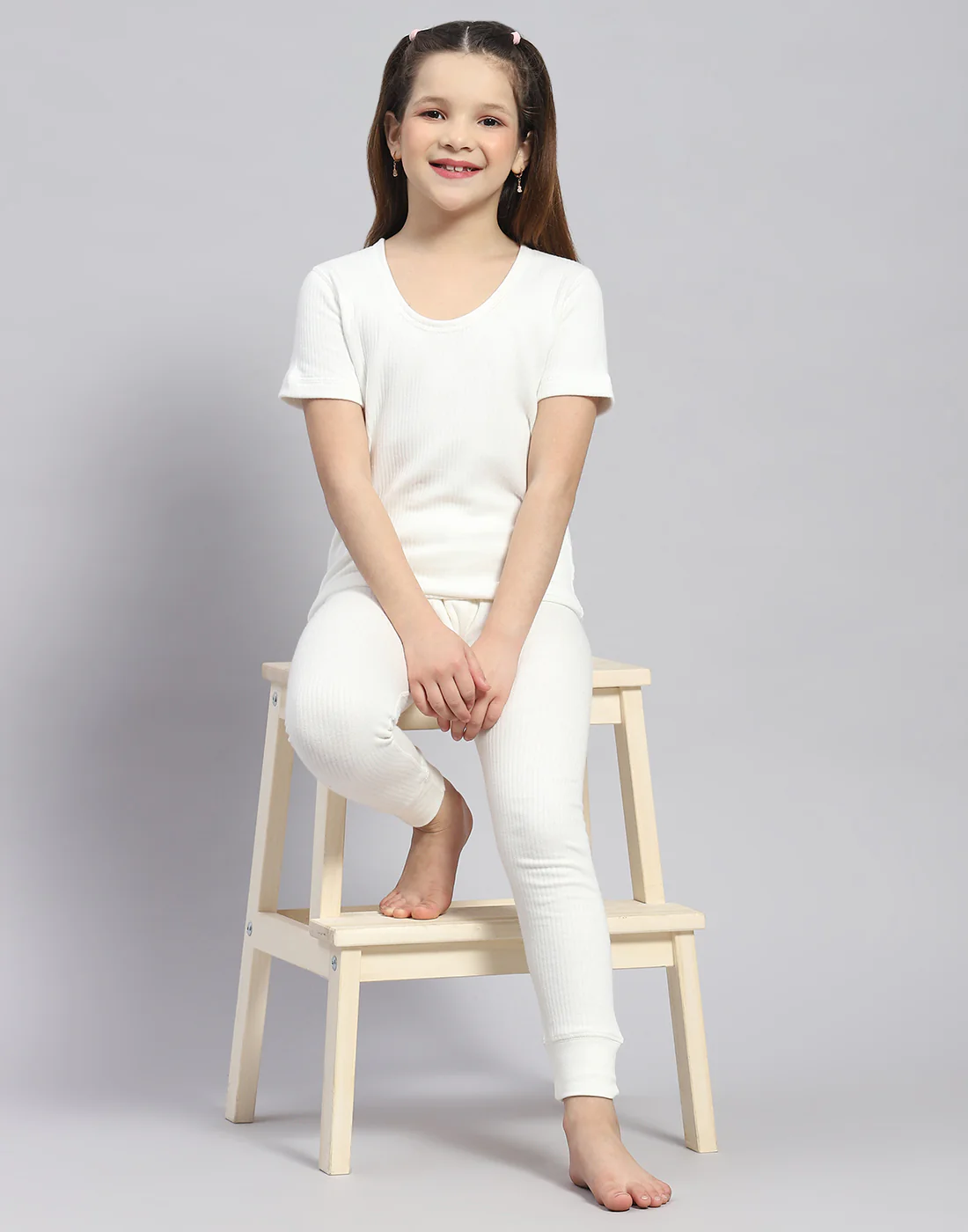 Girls Off White Solid Round Neck Half Sleeve Thermal Vest