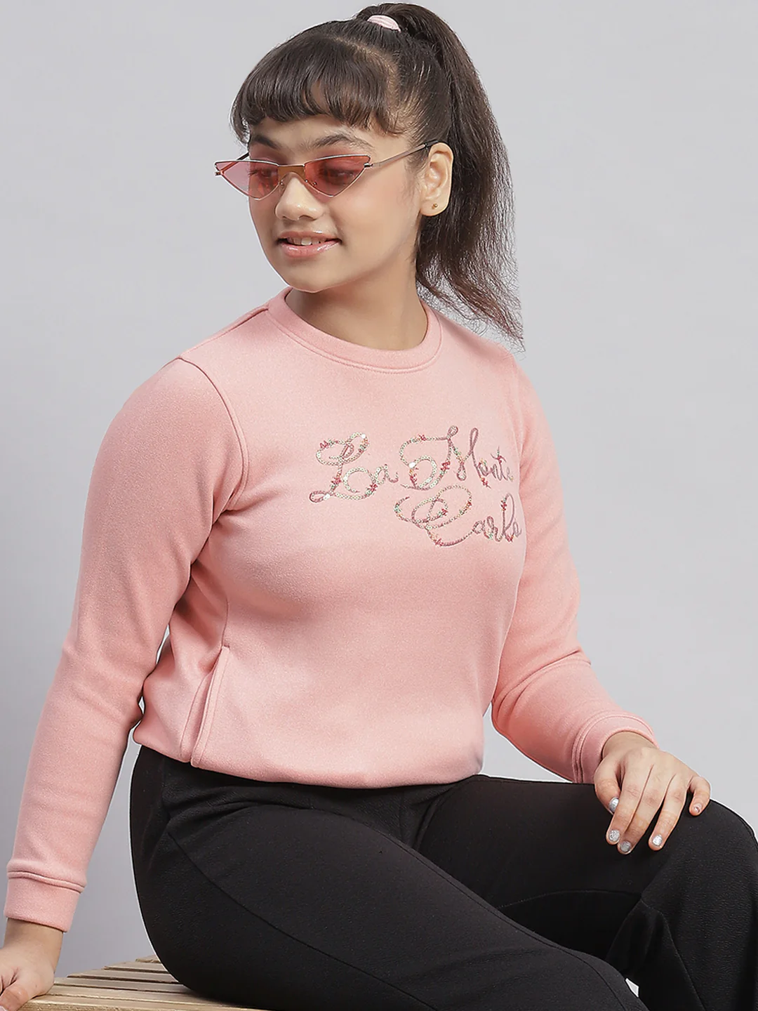 Girls Pink Embellished Round Neck Full Sleeve Sweatshirt - Image 2