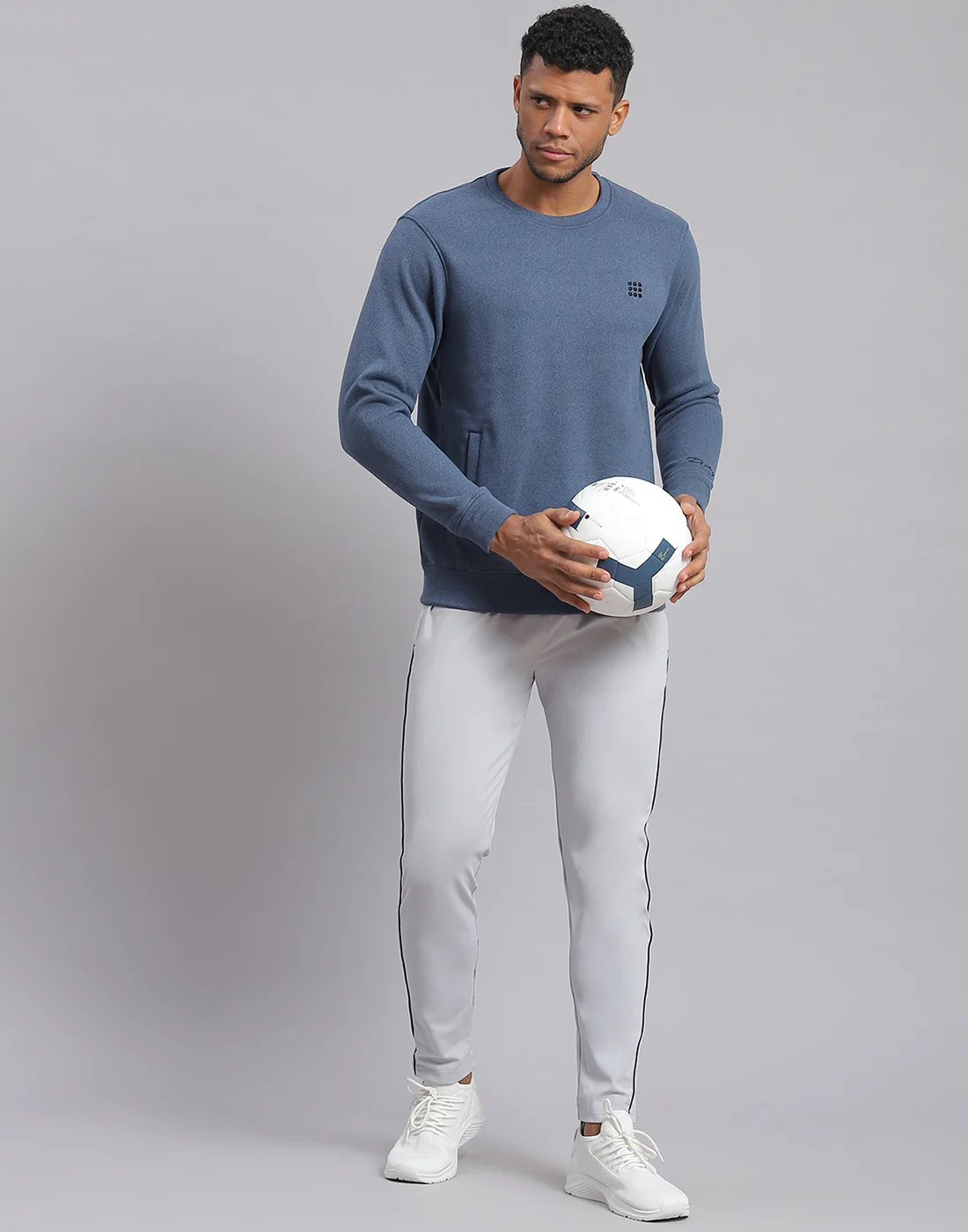 Rock.it Men Blue Solid Round Neck Full Sleeve Sweatshirt