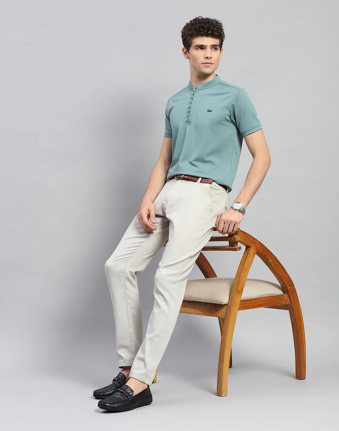 Men Green Solid Mandarin Neck Half Sleeve T-Shirt - Image 2
