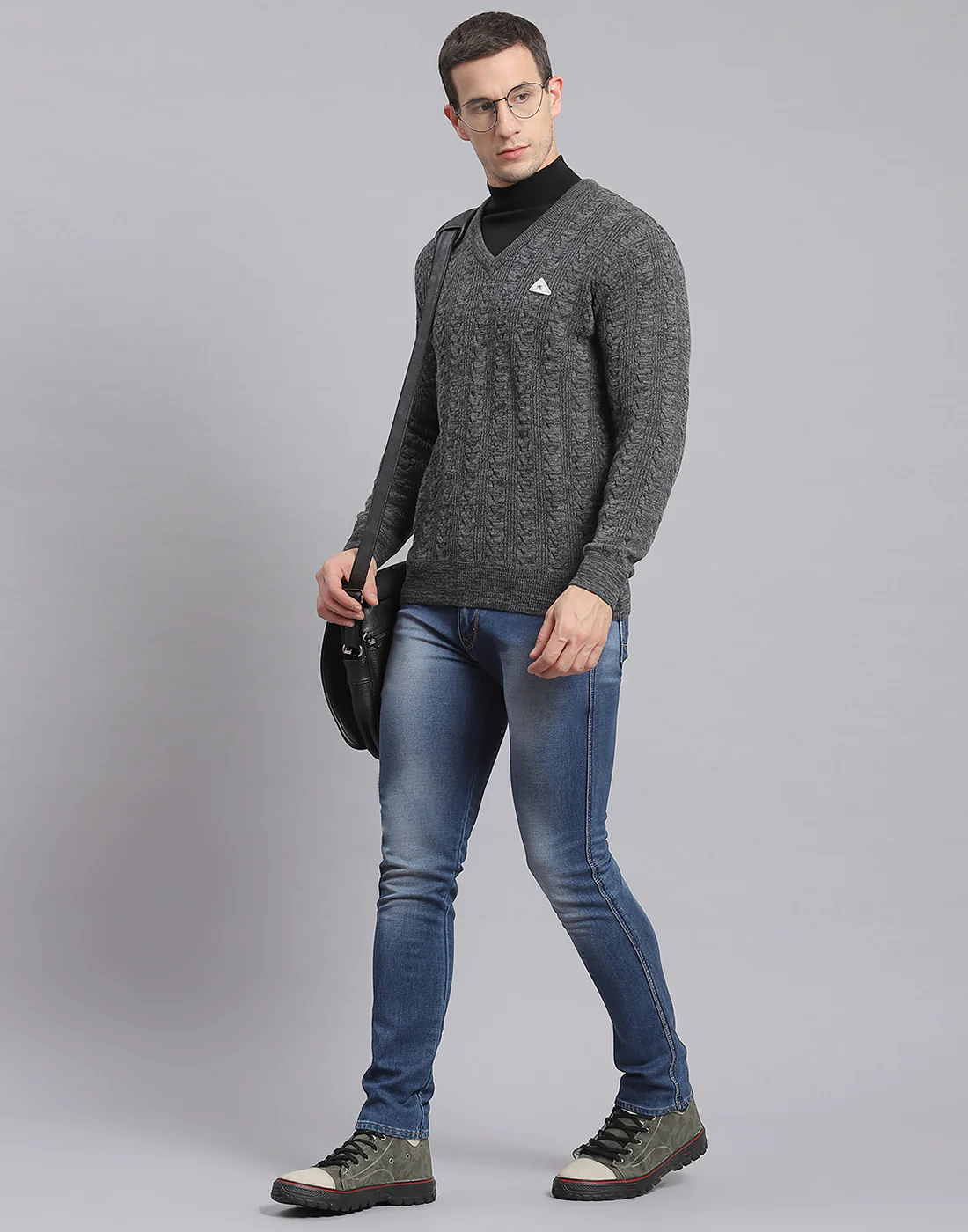 Men Grey Self Design V Neck Full Sleeve Sweater