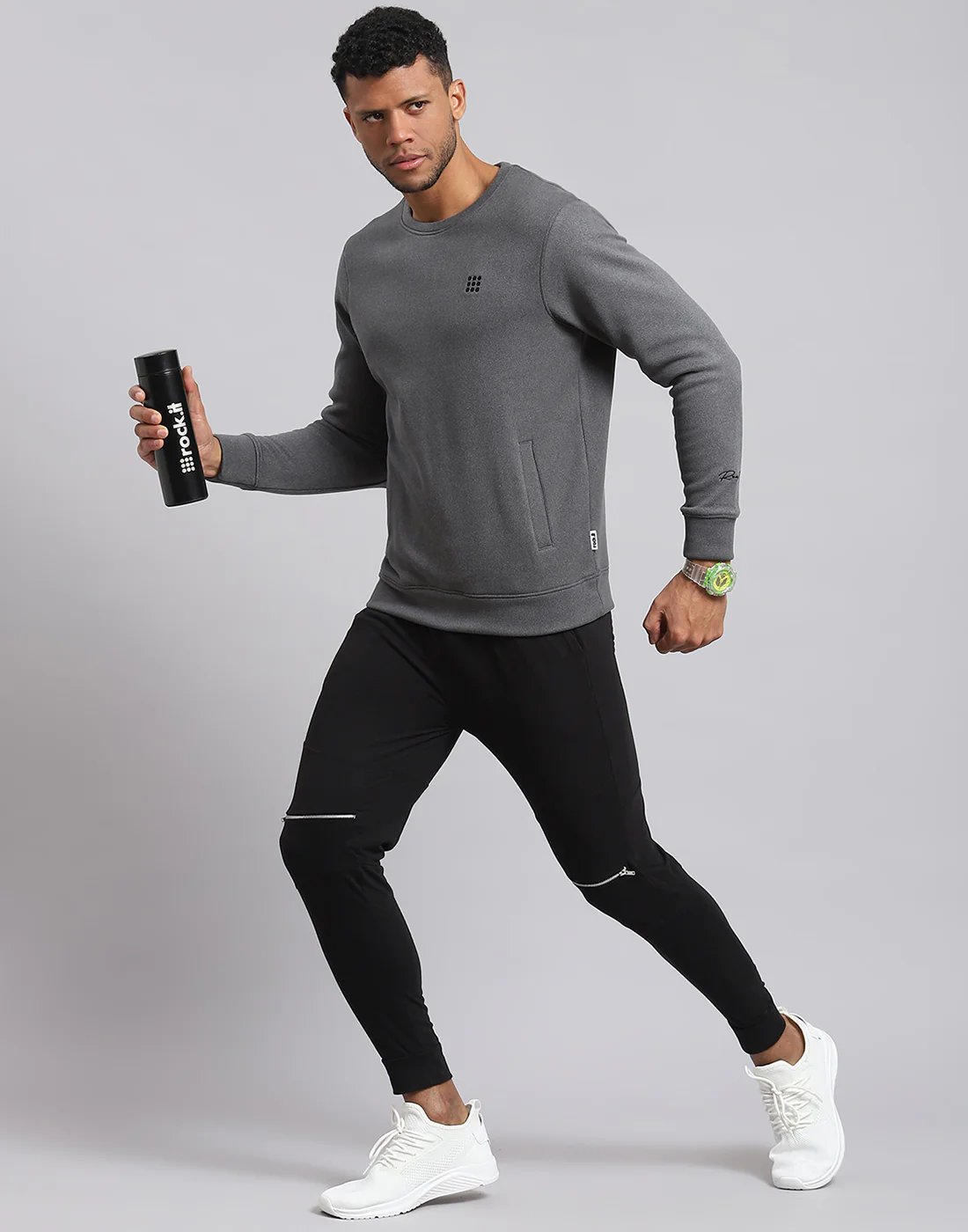 Rock.it Men Grey Solid Round Neck Full Sleeve Sweatshirt