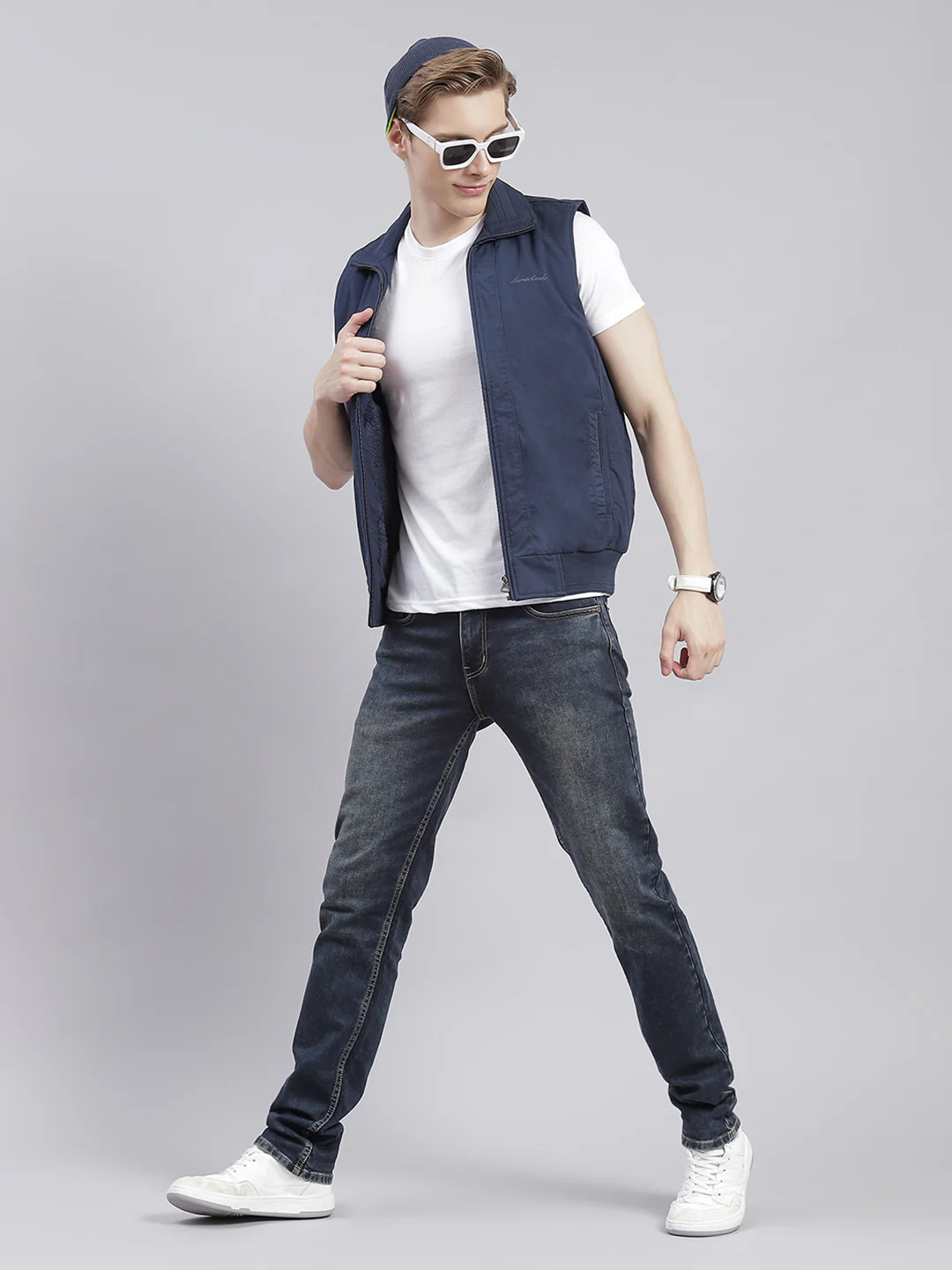 Men Navy Blue Solid Collar Sleeveless Jackets