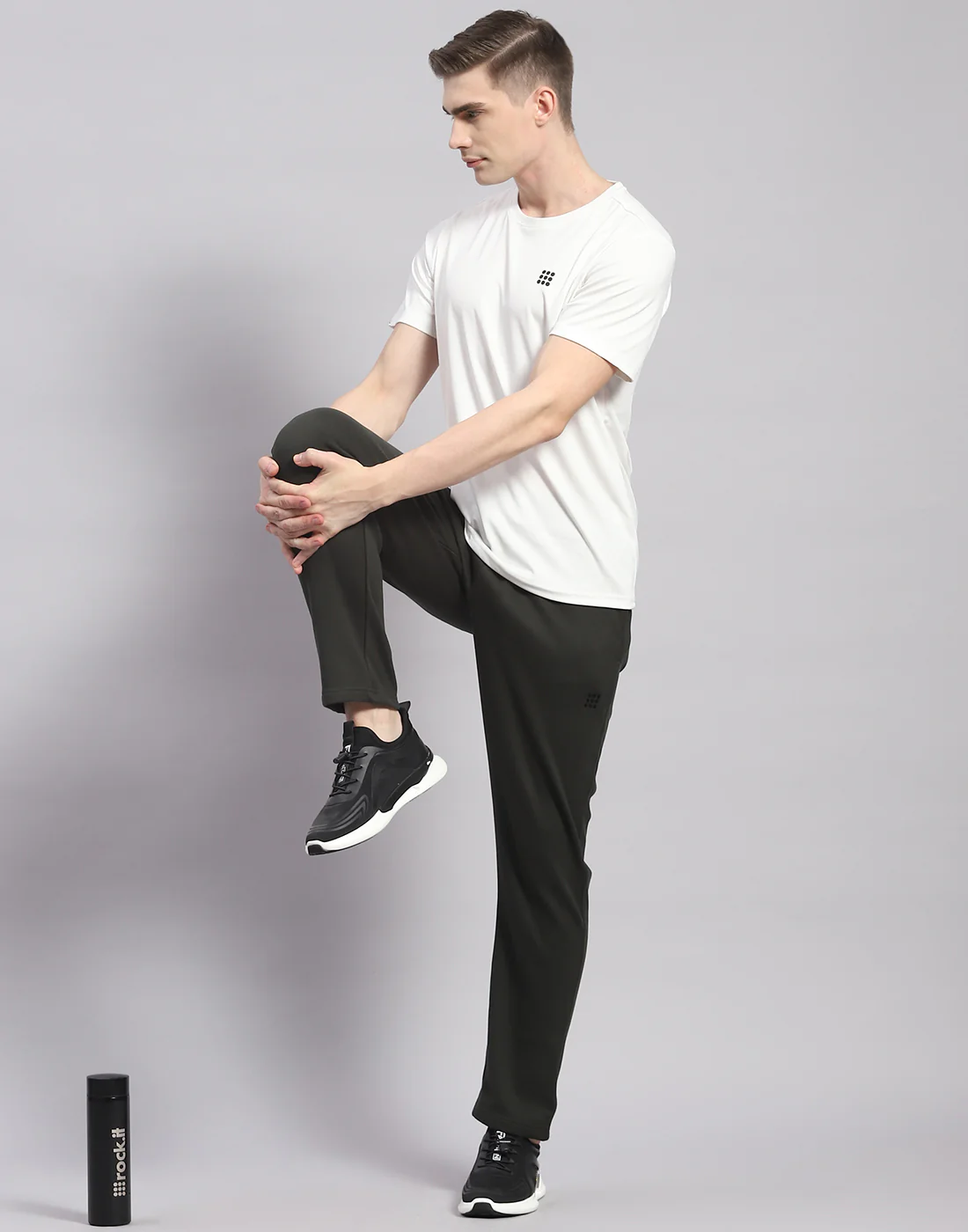 Rock.it Men Olive Solid Regular Fit Lower