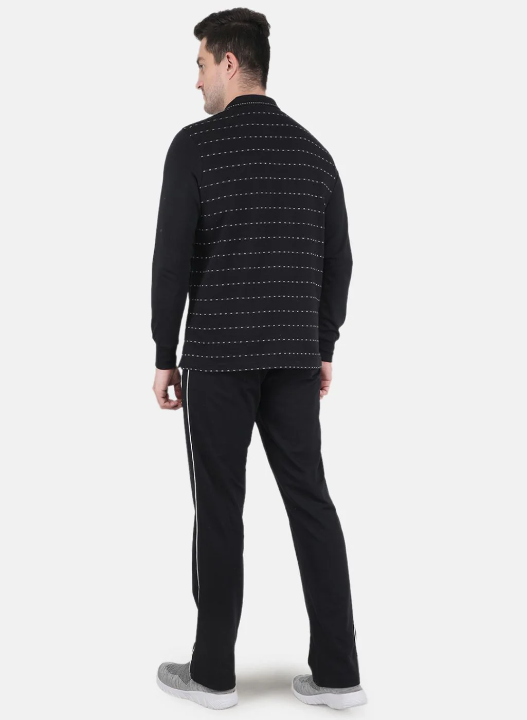 Men Black Jaquard Tracksuit - Image 3