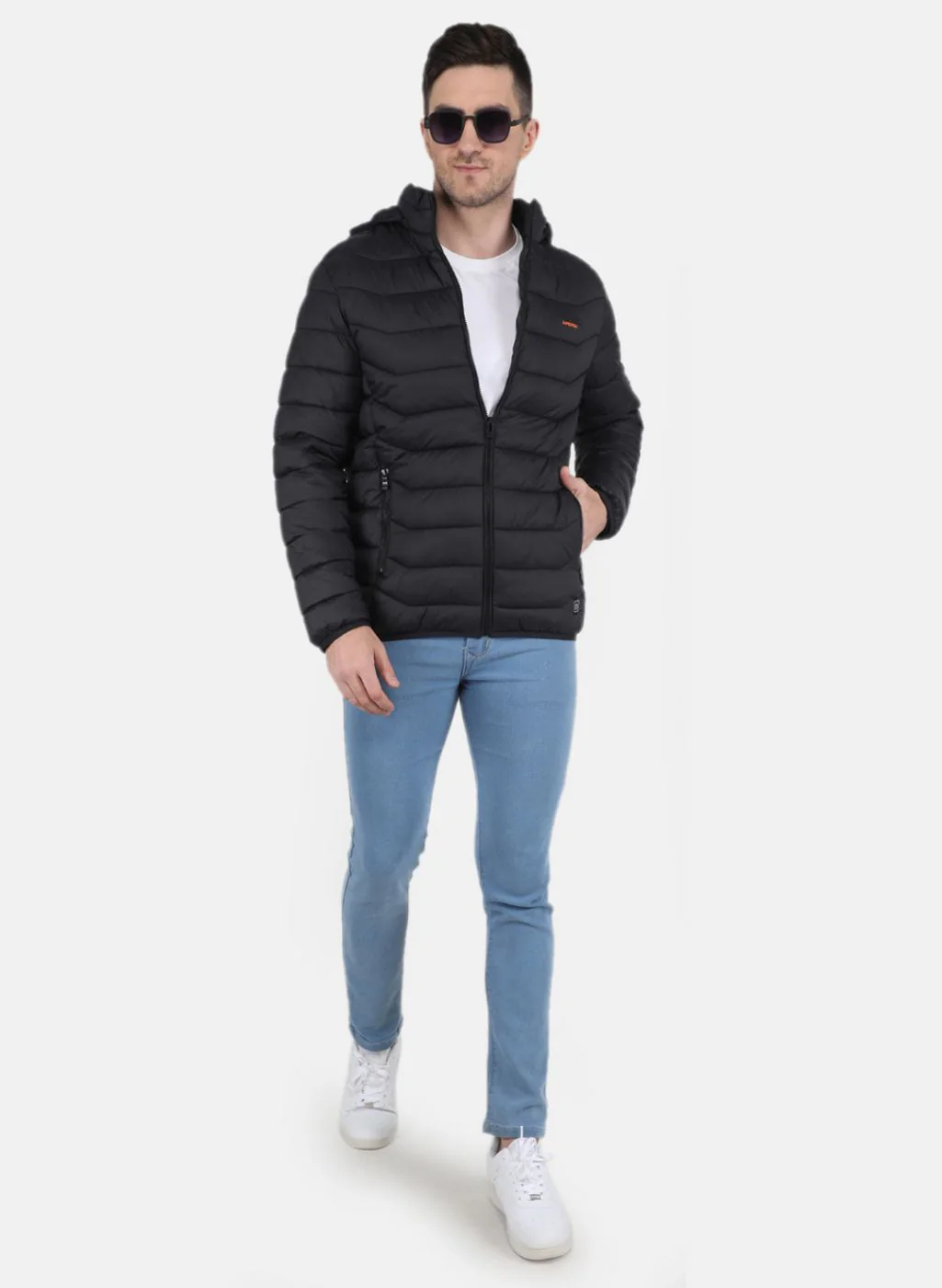 Men Black Solid Heating Jacket - Image 4