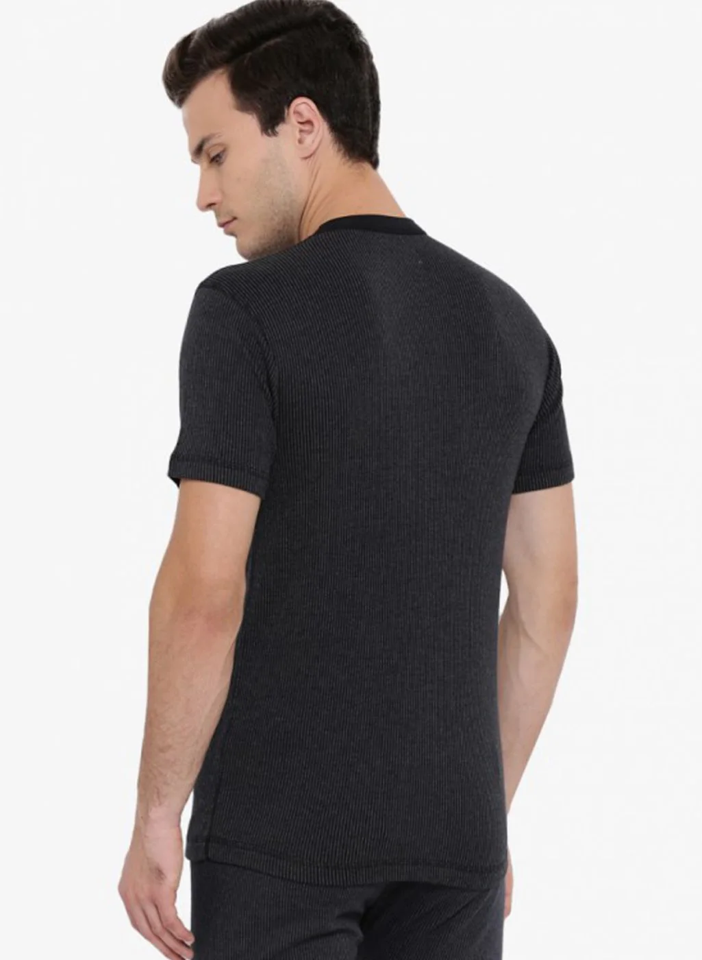 Men Black Solid Thermal Vest - Image 3