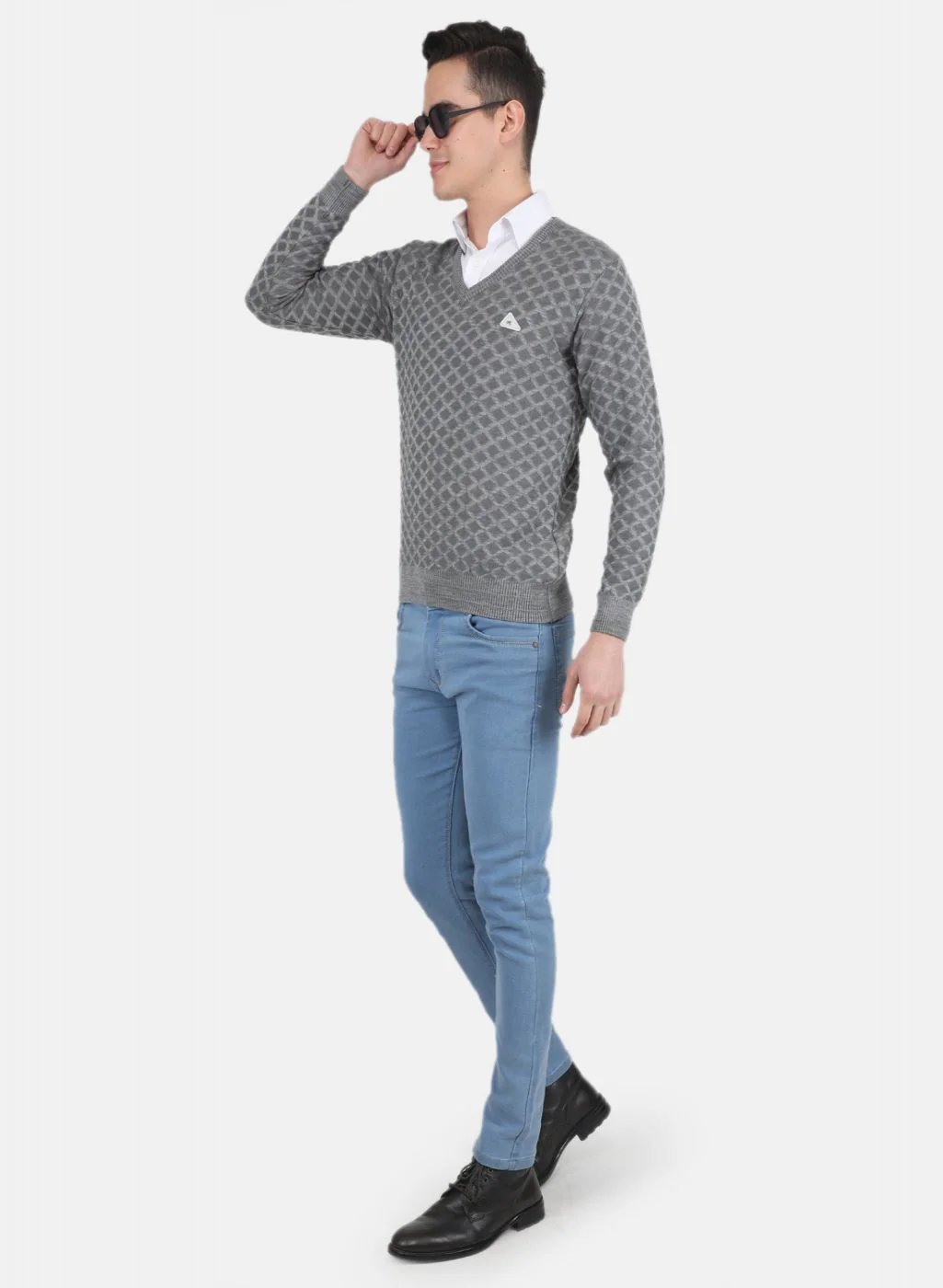 Men Grey Jaquard Pullover - Image 4
