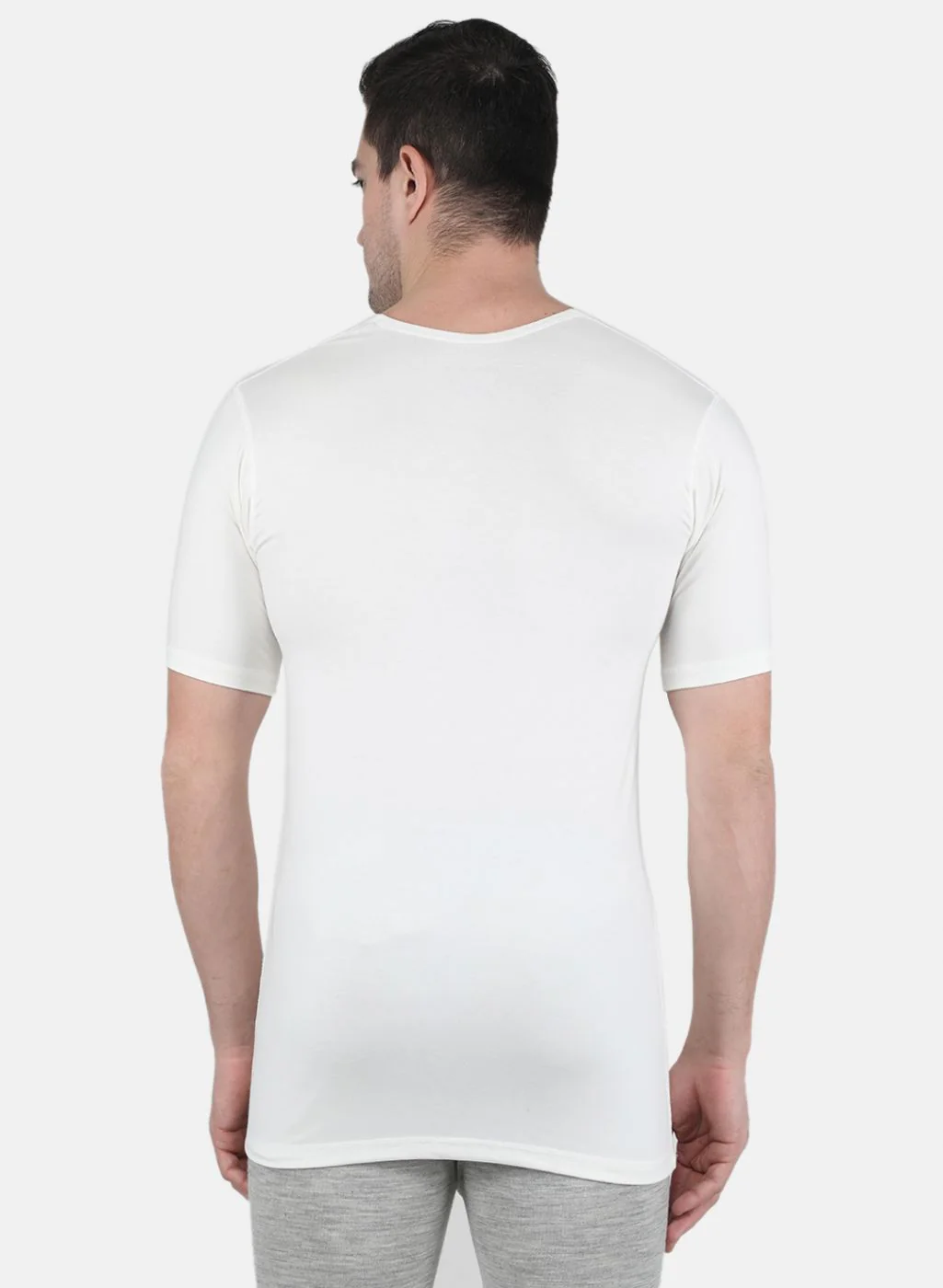 Men Off White Solid Thermal Vest - Image 3