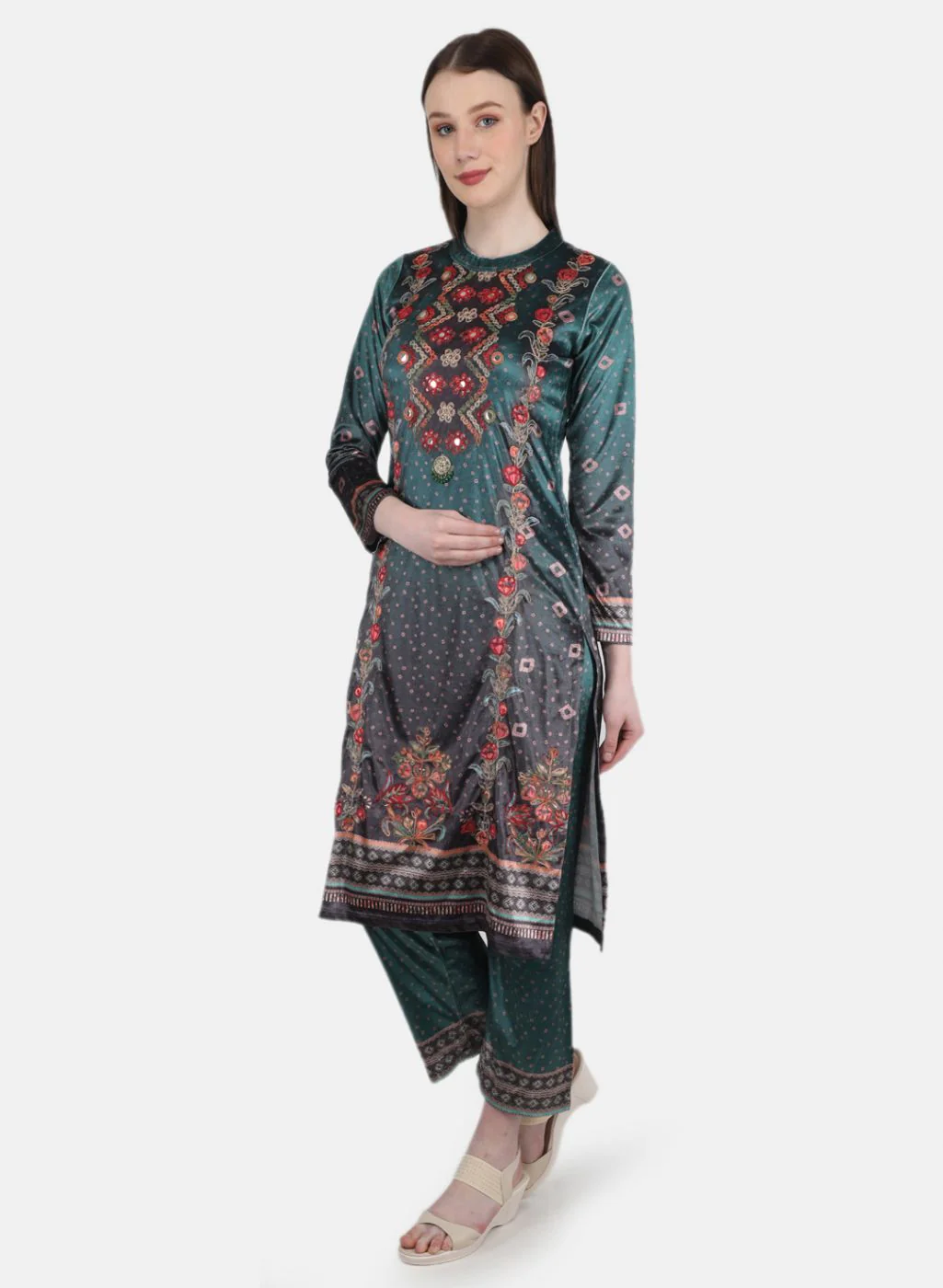 Women Green Kurti+Lower Set for Winter - Image 2