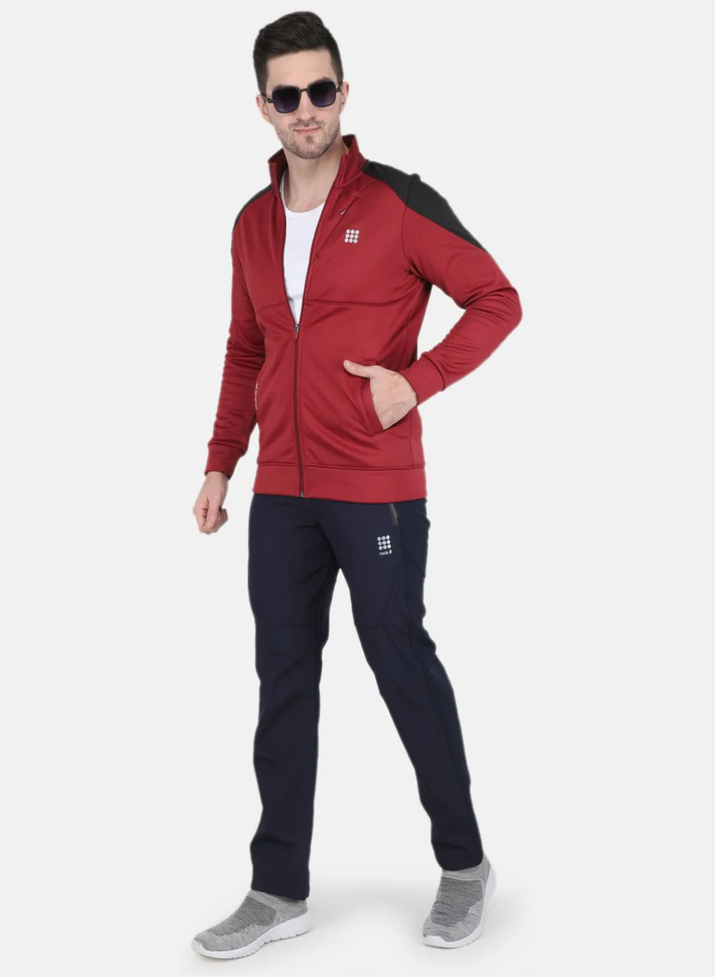 Rock.it Men Maroon Solid Sweatshirt - Image 4