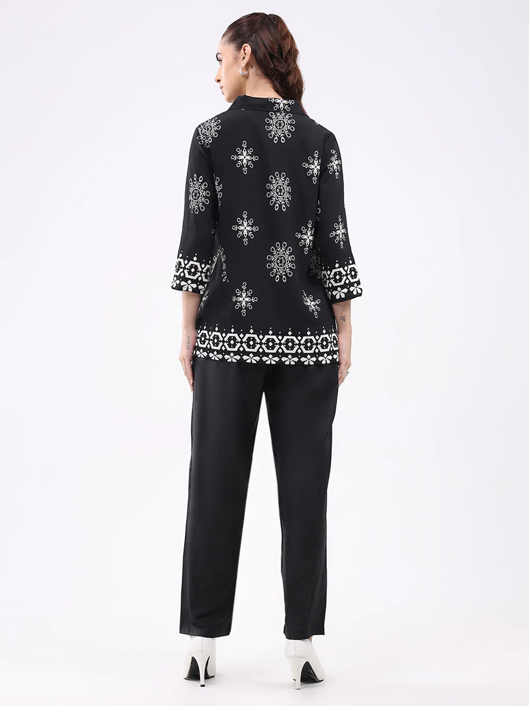 Women Black Printed Collar 3/4th Sleeve Cords Set - Image 5