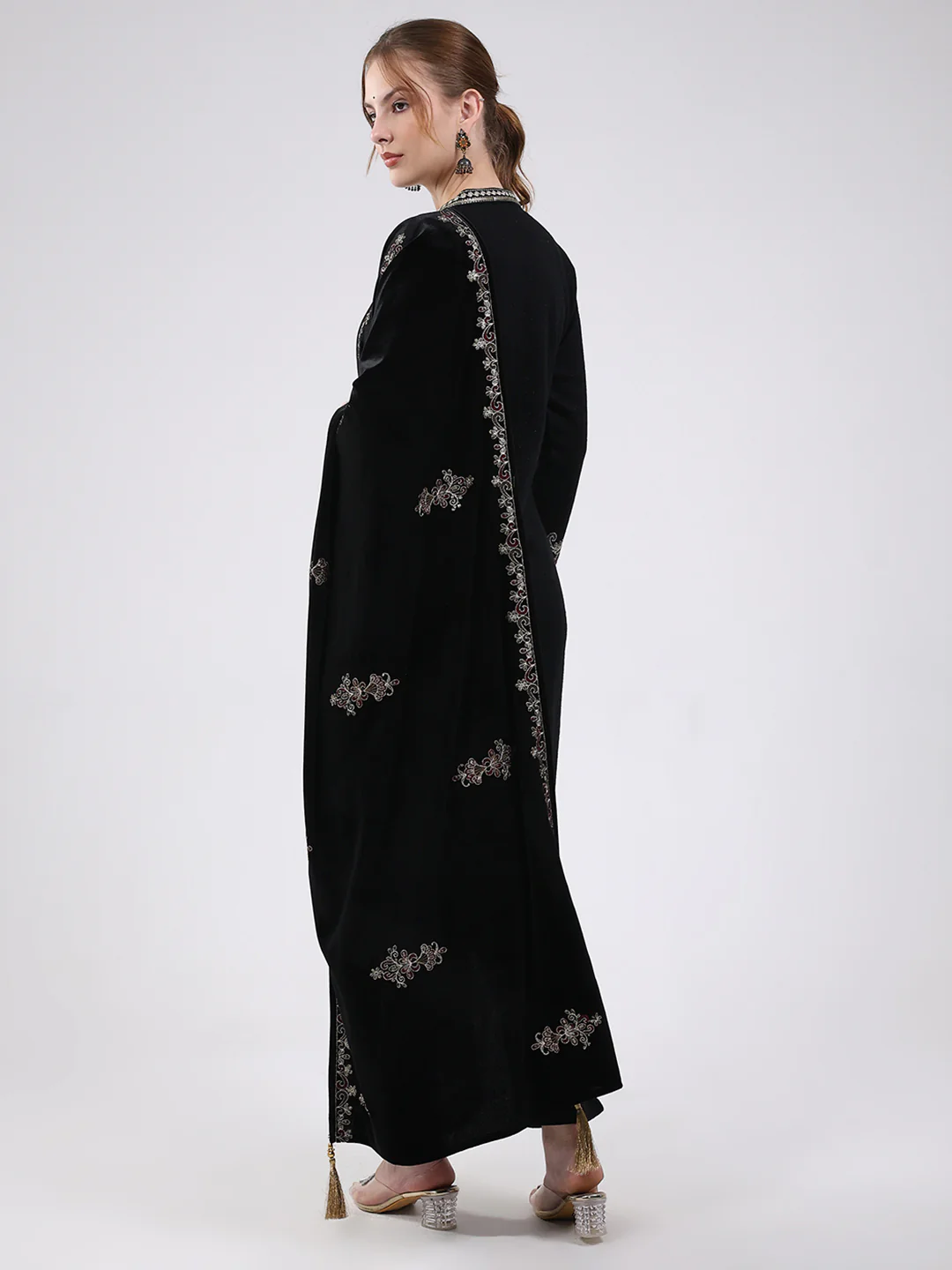 Women Black Printed Round Neck Full Sleeve Kurti Set for Winter - Image 6