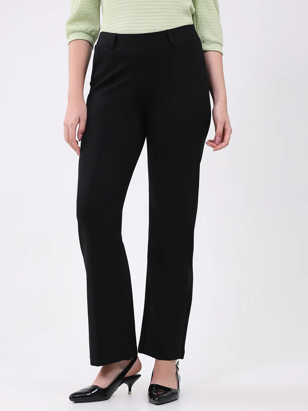 Women Black Solid Regular Fit Jegging