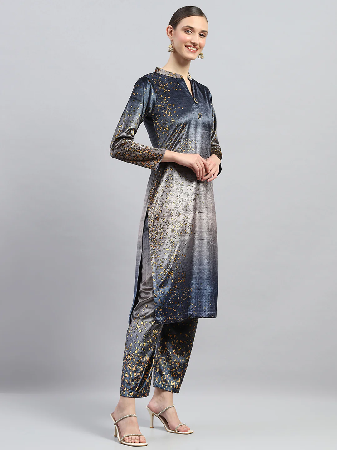 Women Blue Printed Round Neck Full Sleeve Kurti Set - Image 4