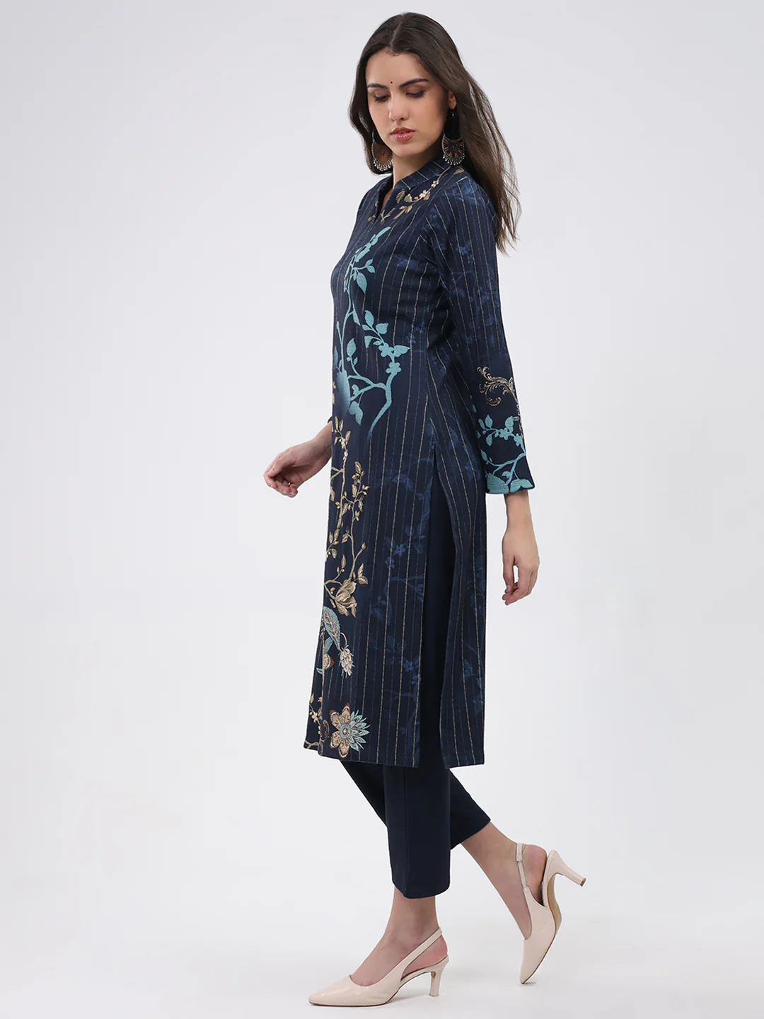 Women Blue Printed Round Neck Full Sleeve Kurti Set for Winter - Image 3
