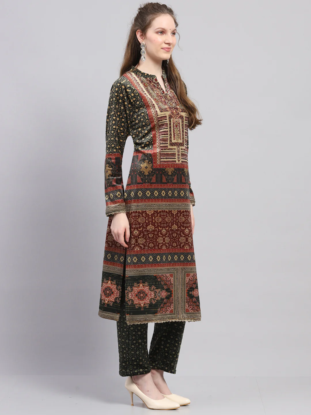 Women Green Printed Round Neck Full Sleeve Kurti Set for Winter - Image 4
