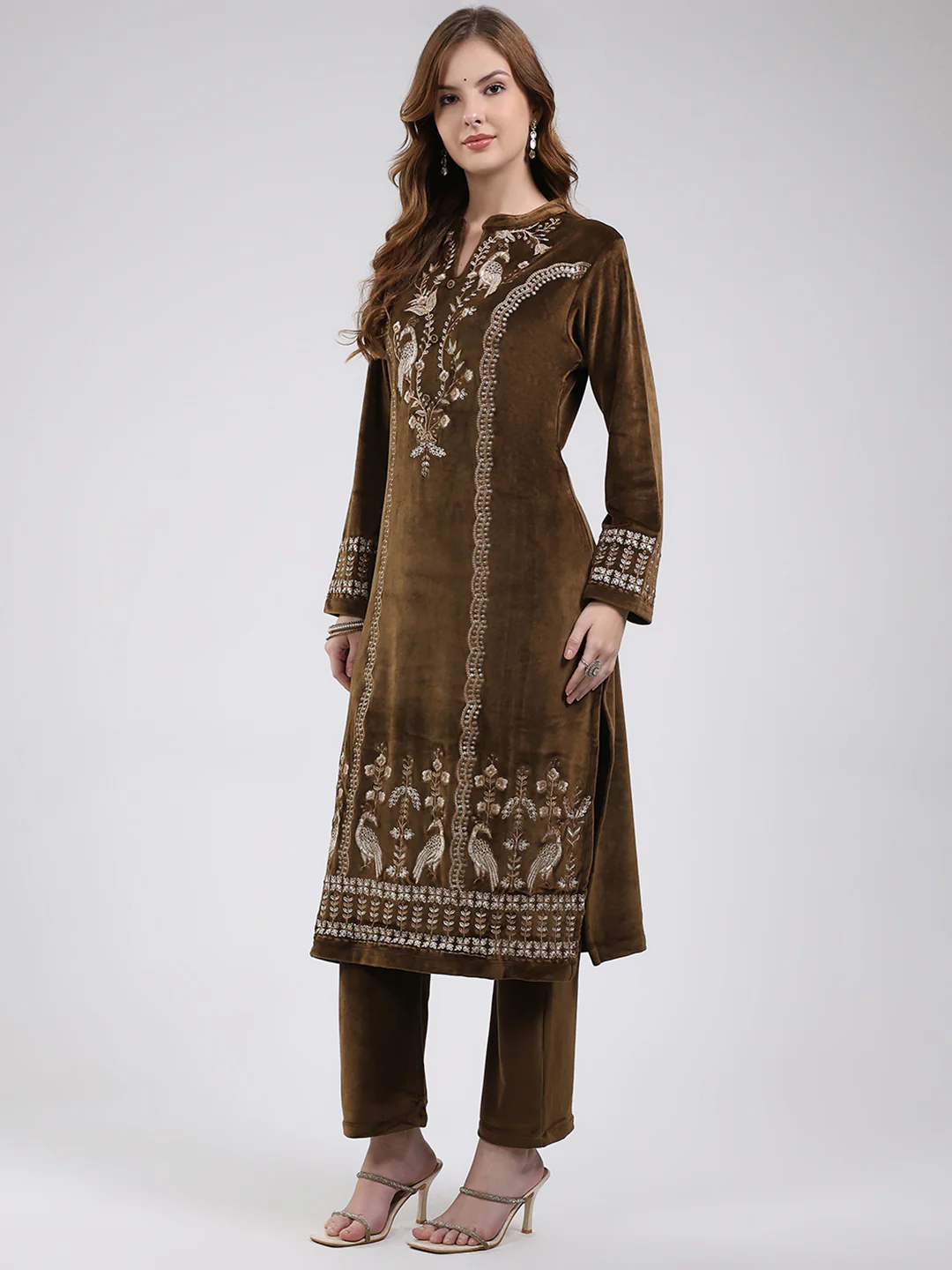 Women Brown Printed Round Neck Full Sleeve Kurti Set for Winter - Image 3