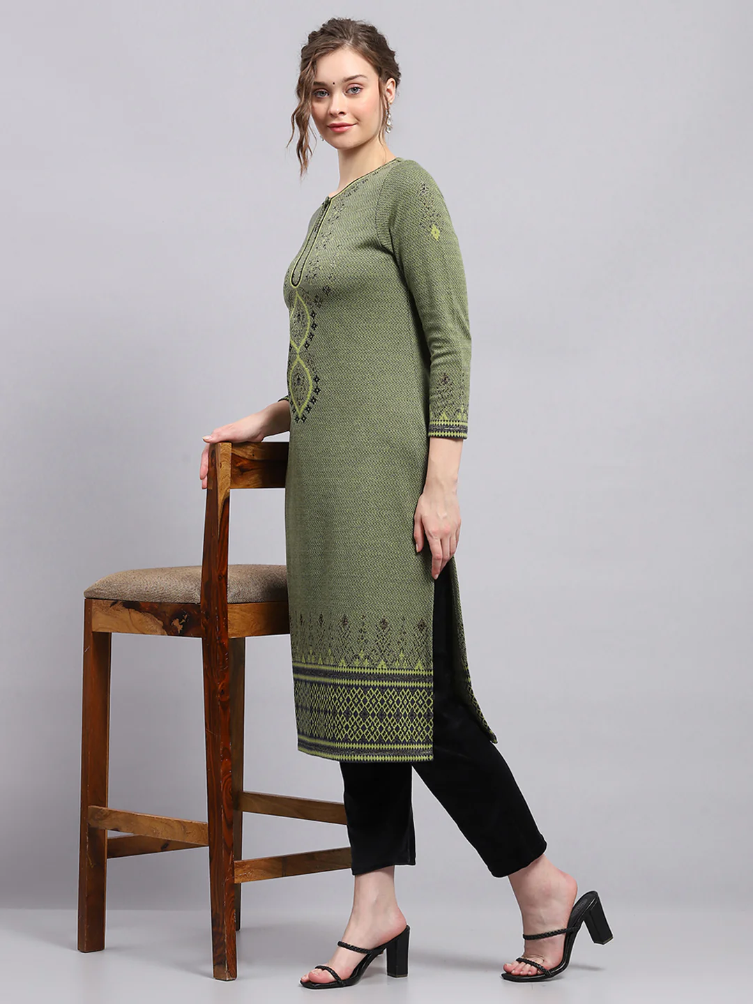 Women Green Self Design Round Neck 3/4th Sleeve Winter Kurti - Image 2