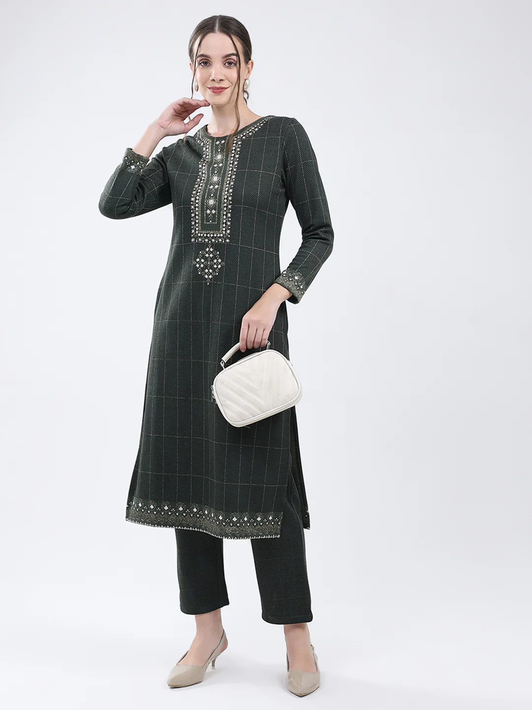 Women Green Self Design Round Neck Full Sleeve Kurti Set for Winter - Image 2