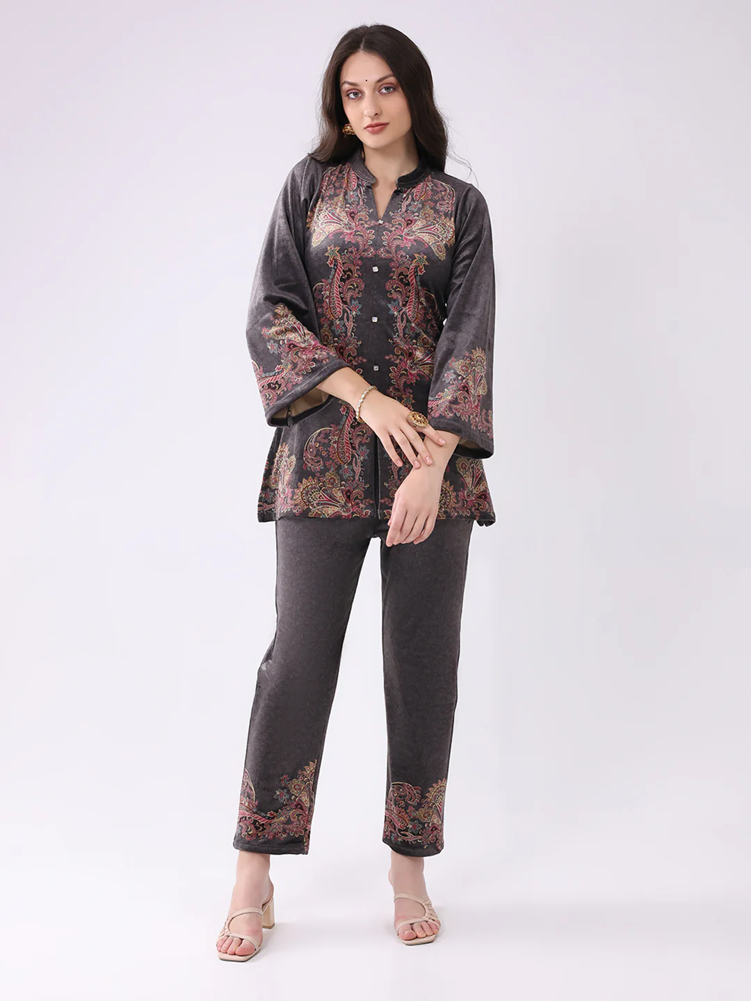 Women Grey Printed Round Neck Full Sleeve Kurti Set for Winter