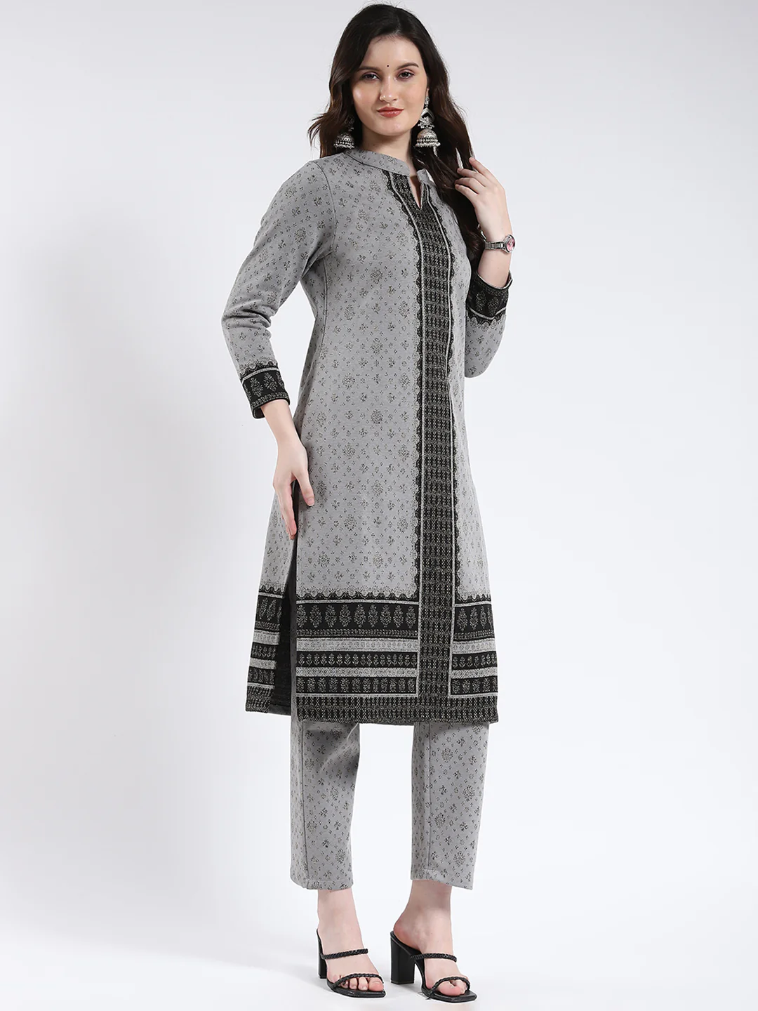 Women Grey Self Design Band Neck Full Sleeve Kurti Set for Winter - Image 4