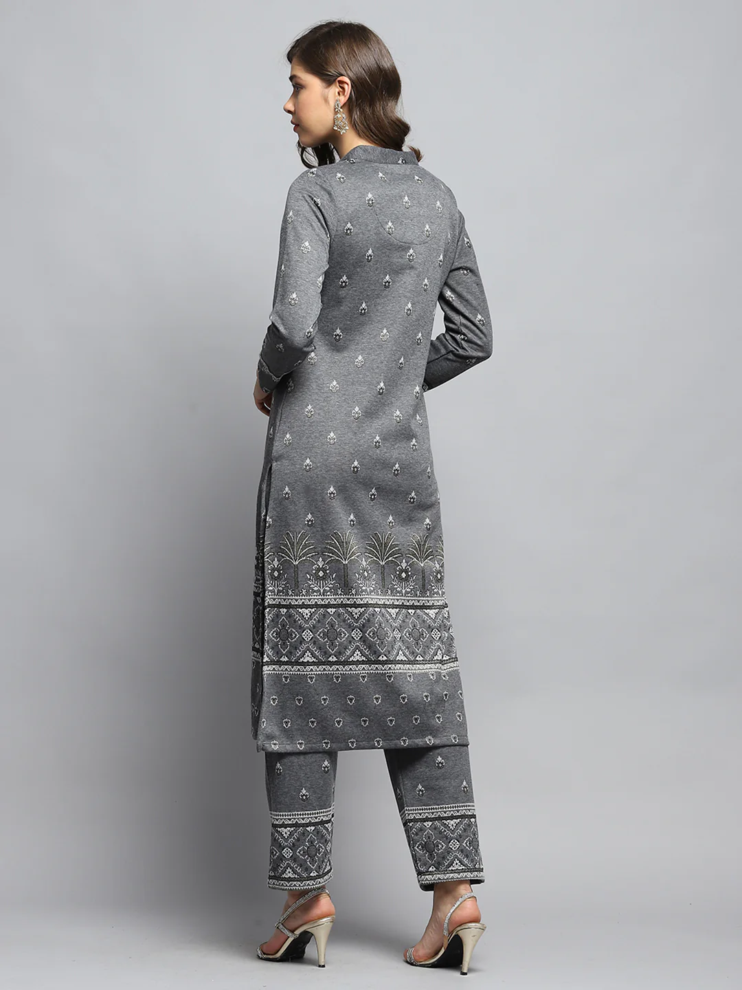 Women Grey Self Design Mandarin Collar Full Sleeve Kurti Set - Image 5