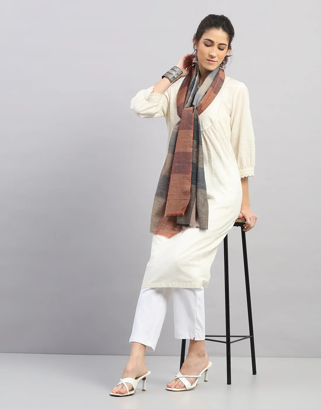 Women Multicolor Self Design Stole - Image 4