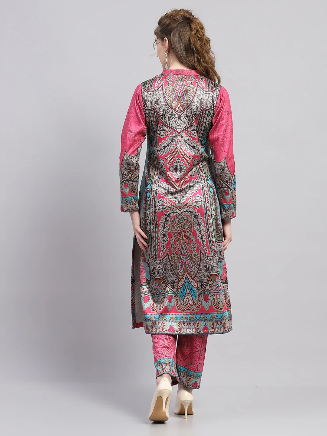 Women Pink Printed Round Neck Full Sleeve Kurti Set for Winter - Image 5