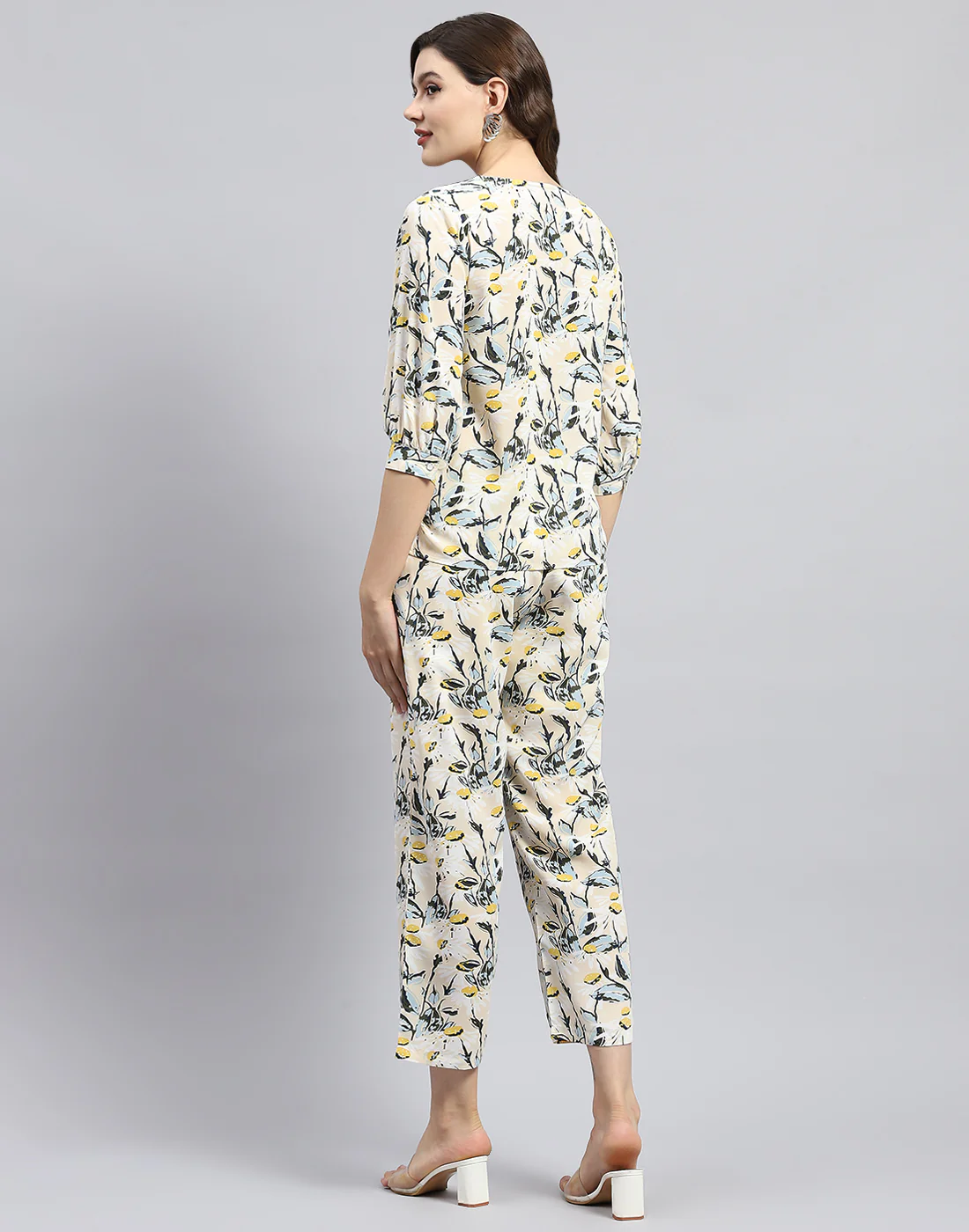 Women Pink & Yellow Floral Print V Neck 3/4 Sleeve Cords Set - Image 6