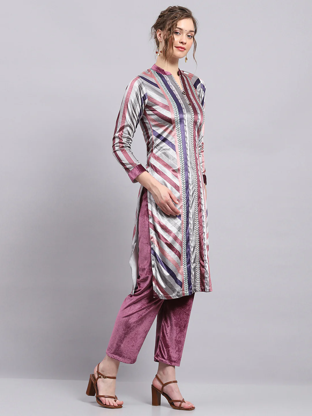 Women Purple Stripe Round Neck 3/4th Sleeve Kurti Set for Winter - Image 4
