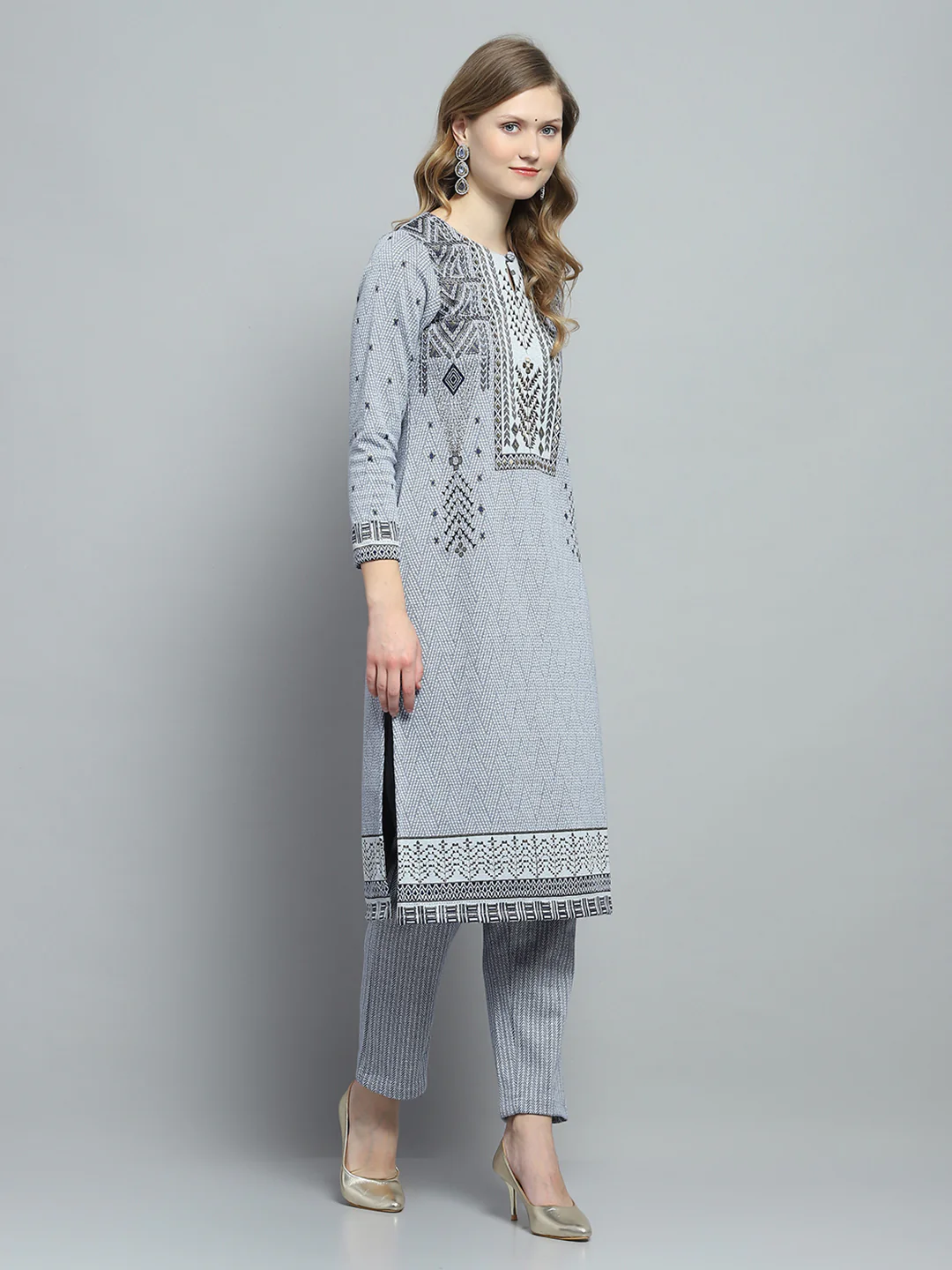 Women Sky Blue Self Design Round Neck Full Sleeve Kurti Set for Winter - Image 4