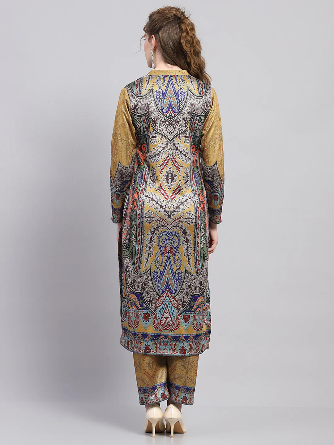 Women Yellow Printed Round Neck Full Sleeve Kurti Set for Winter - Image 5